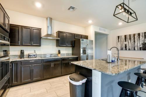 Sunny Arizona Escape with Patio, Grill and Fireplace! in Litchfield Park