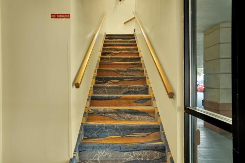 Horizon Inn - image 6