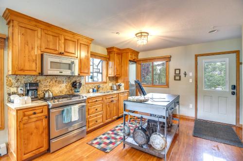 Mountain Village Home Steps to Ski Lift and Shuttle! - image 14