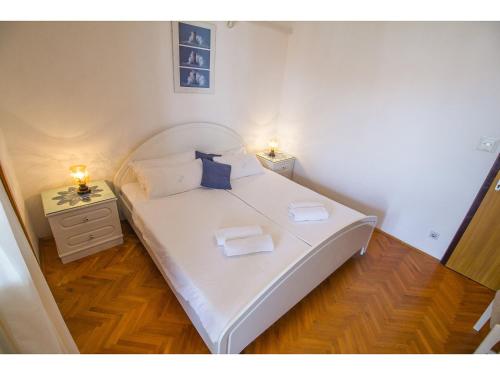 Double or Twin Room image 3