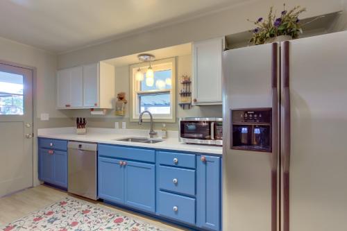 Peaceful & Scenic Cottage Near McKenzie River! in Vida (OR)