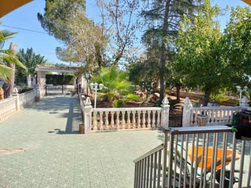 Aed, Villa les palmiers in Rafelguaraf
