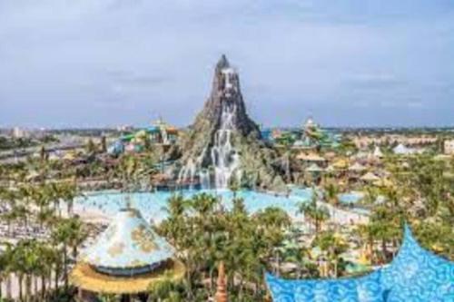 3bdrm modern entertainment home in Orlando West