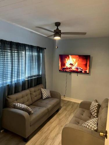 3bdrm modern entertainment home