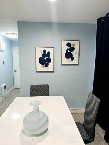 3bdrm modern entertainment home in Orlando West