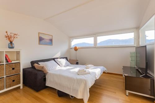 Casa Madlen - Bright Attic with Marvelous View