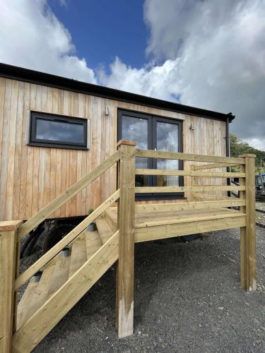 2 double beds