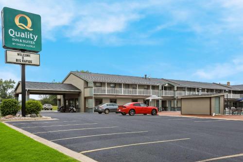 Quality Inn & Suites - Hotel - Big Rapids