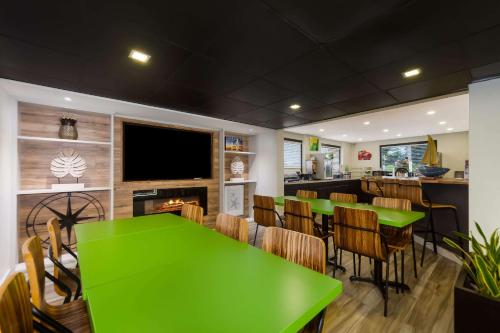 Quality Inn Coliseum - image 5