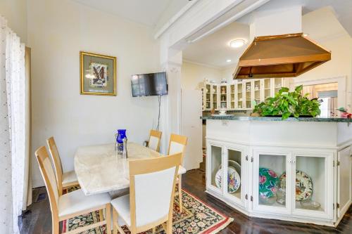 Central Albany Home with Covered Porch and Patio! in Albany, USA