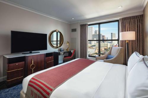 room detail thumbnail 1