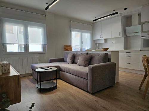 1A102 Moderno y amplio apartamento