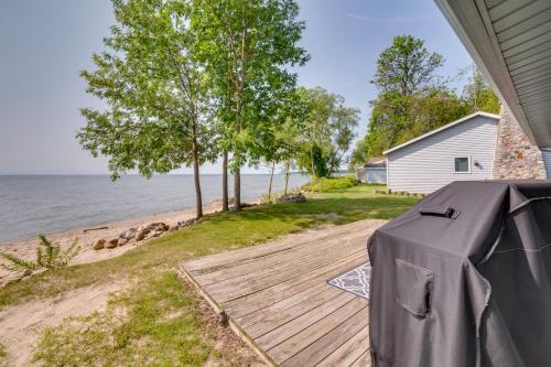 Waterfront Lake Michigan Hideaway Private Beach!