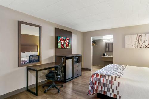 Days Inn by Wyndham Baltimore West Security Blvd. - image 10