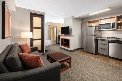 Hyatt Place Birmingham Inverness - image 12