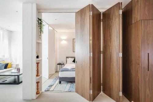 'The Fern' New York Warehouse-Style Retreat - image 3