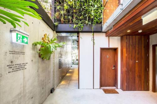 New York Warehouse Style in a modern Passive House - image 3