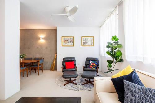 'The Fern' New York Warehouse-Style Retreat - main image