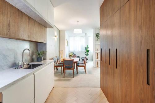 New York Warehouse Style in a modern Passive House - image 5