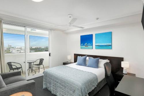 'The Sand Dollar' Central Cairns Chic Studio