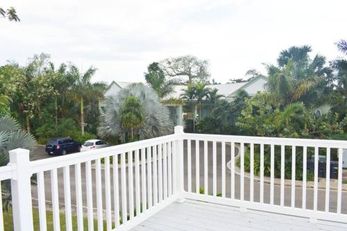 Irie Vibes by the beach Irie Vibes by the beach