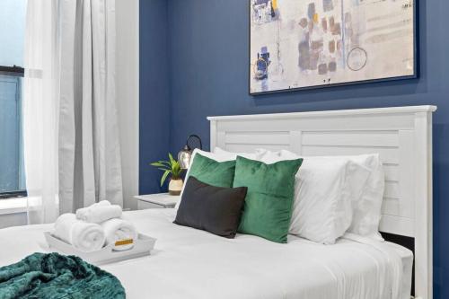 SWJ Btm G, 1 and 2 - Save on 2Day+ Stays_6Br Triplex, New York (photo 5)