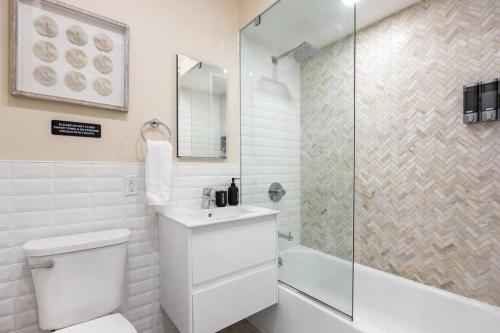 SWJ Btm G, 1 and 2 - Save on 2Day+ Stays_6Br Triplex, New York (photo 8)