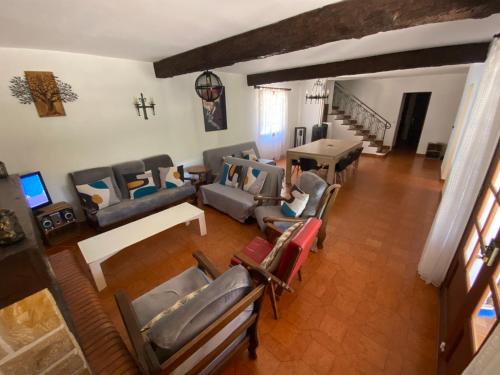 Koplietošanas atpūtas telpa ar TV, Villa la Commanderie in Ponteves