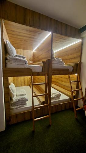 Bed in 4-Bed Mixed Dormitory Room