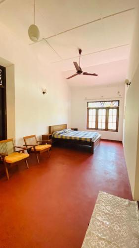 Five-Bedroom House image 10