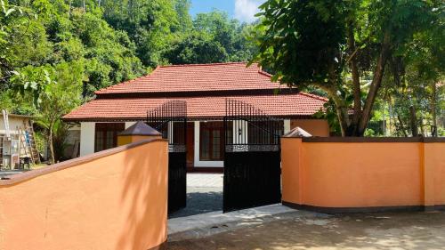 RED ROSE HOLIDAY HOUSE - image 5