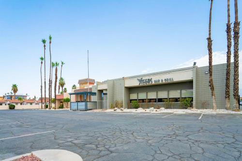 Royal Plaza Inn - Hotel - Indio