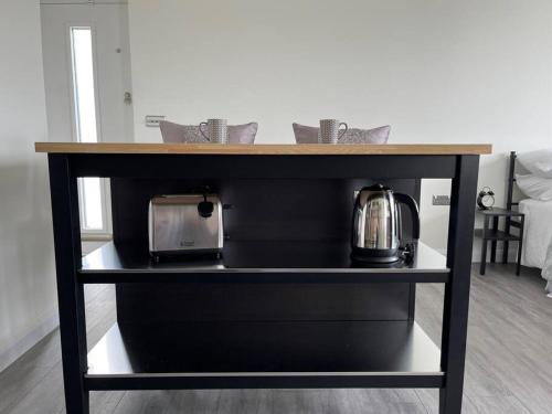 Studio apartment in Harefield - image 9