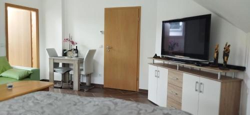 Apartmán Mariposa 1 (Apartman Mariposa 1) in เซมิน