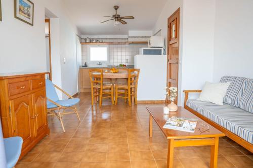 Apartamentos Sa Caleta