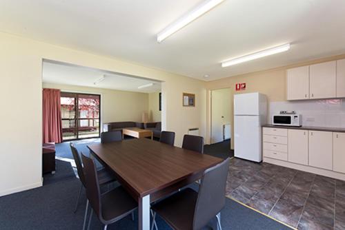 บริการและสิ่งอำนวยความสะดวก, โรงแรมเดอะ สเตชั่น (The Station Hotel) in จินดาเบน