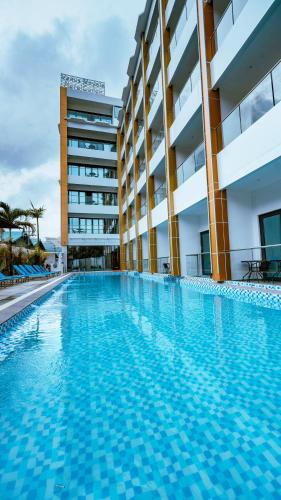 Swimming pool, Venus Royale Hotel in Coron