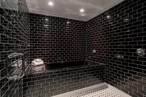 Room Mate Grace Boutique Hotel - image 8
