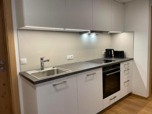 Konyha, Rosis Ferienwohnung in Vandans