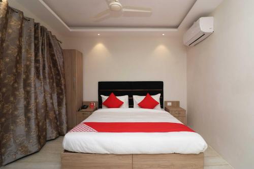 OYO Flagship Easy Homes