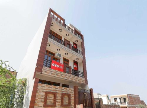 OYO Flagship Easy Homes