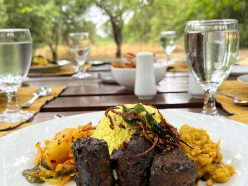 Eten en drinken, Big Game - Wilpattu by Eco Team in Anuradhapura