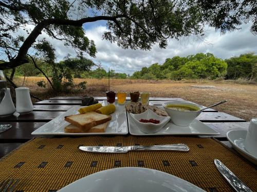 Eten en drinken, Big Game - Wilpattu by Eco Team in Anuradhapura