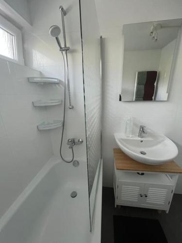 OF01 71m² große Unterkunft für bis zu 5 Personen OF01 71m² große Unterkunft für bis zu 5 Personen