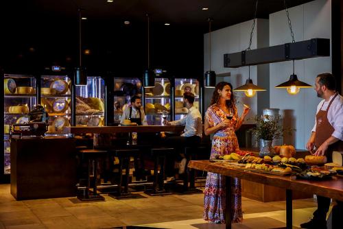 Azor Hotel - image 2