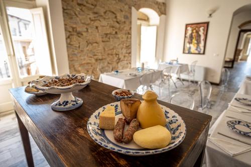 อาหารและเครื่องดื่ม, Palazzo Restifa in มอนตัลบาโน เอลิโกนา