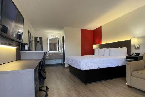 Ramada by Wyndham Harrisonburg image 5