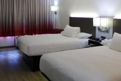 Ramada by Wyndham Harrisonburg image 17