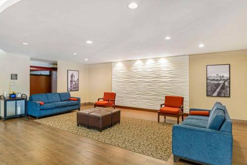 Comfort Suites at Virginia Center Commons