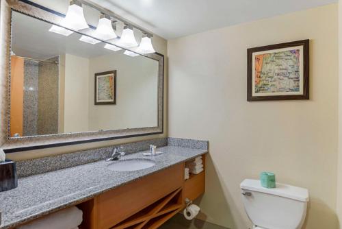 Queen Suite with Two Queen Beds - Non-Smoking